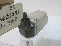 NEW Omron D4A-2717N Limit Switch B600 3,4,4X,6P,13 D4A-0700N Body D4A2717N (DW5090-1)