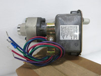 NEW Lincoln 69630 Pressure Actuated Switch 250-3000 PSI Adjustable 7000PSI Proof (DW6236-1)
