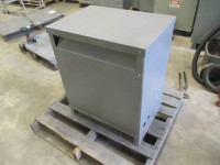 Hevi Duty Sola 34 kVA 460 Delta - 460Y/266 DT651H34S Isolation Transformer 3PH (EBI2381-7)