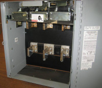 Siemens/ITE VMS325T 400 Amp 240V Panelboard Switch VMS325-T 400A Vacu Break (EBI3823-3)