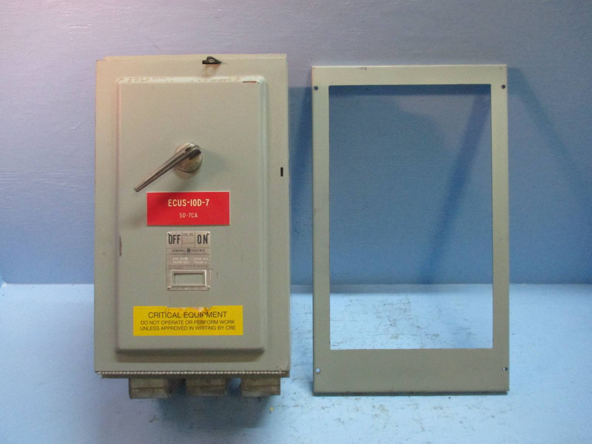 GE QMR324R w/ Hardware 200 Amp 240V QMR Fusible Panelboard Unit 200A