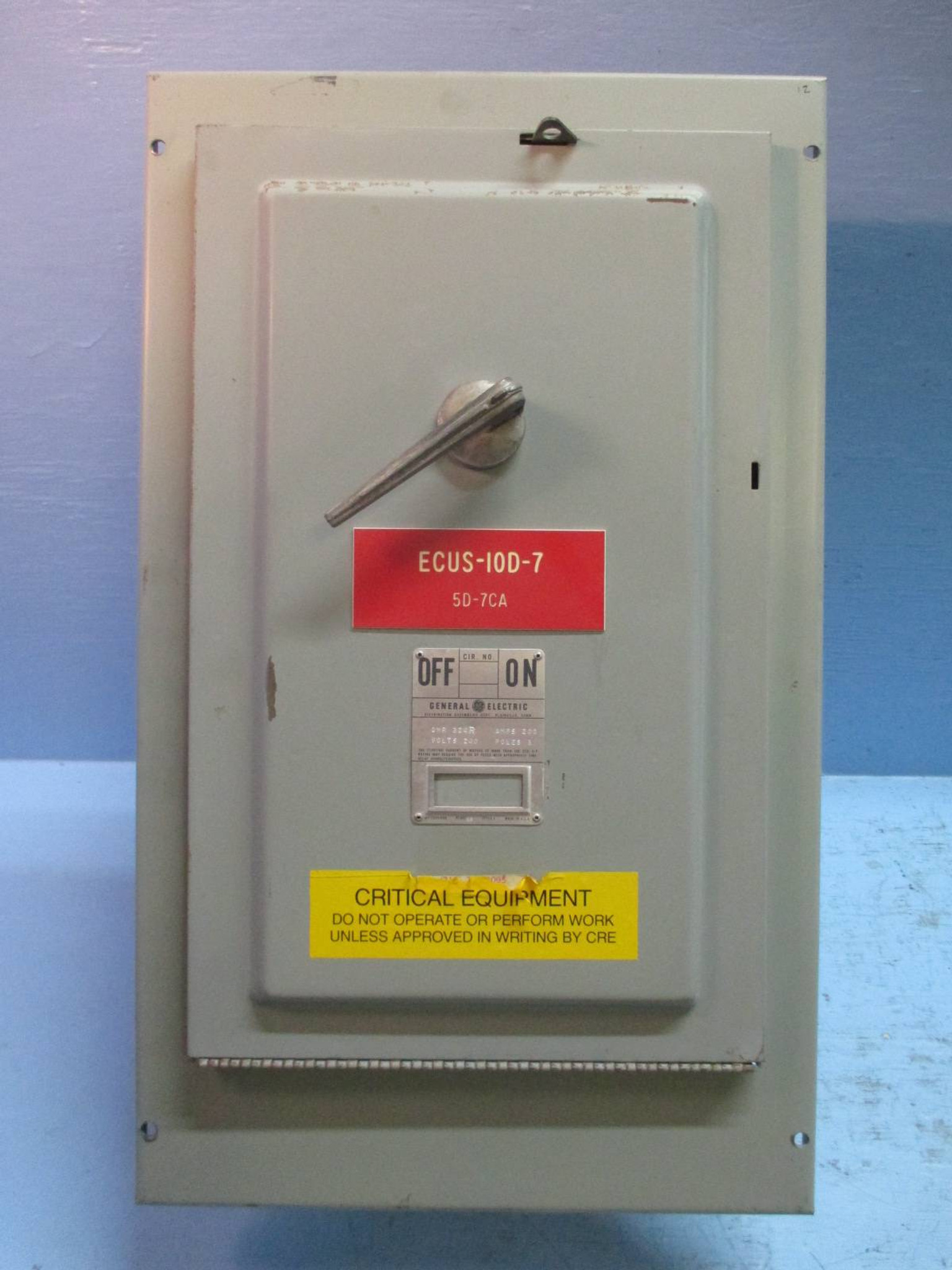 GE QMR324R w/ Hardware 200 Amp 240V QMR Fusible Panelboard Unit 200A