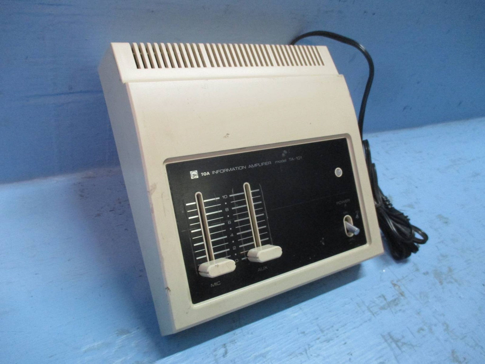 Toa Electric TA-101 Information Amplifier 100V 23W 50/60Hz (TK2116