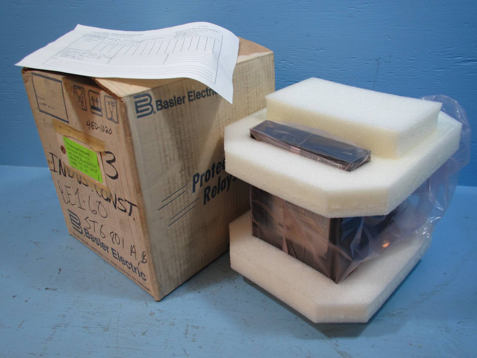Relais Directionnel De Puissance Basler Electric BE1-320/UD3FE1PC0N0F - Neuf Dans Sa Boîte (NIB) - Pour Applications Industrielles