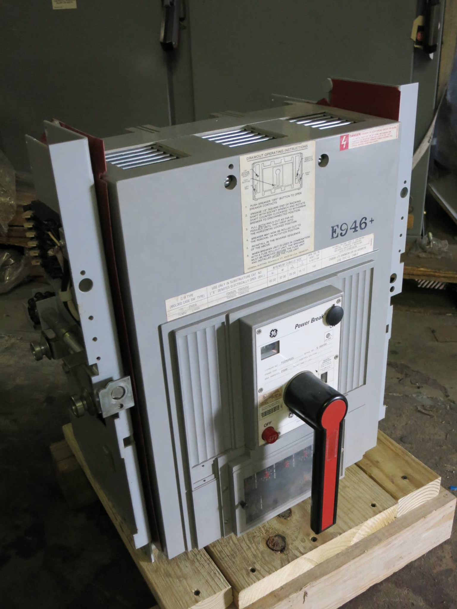 GE TC2525SS 2500A Power Break Circuit Breaker Drawout 2500 Amp General