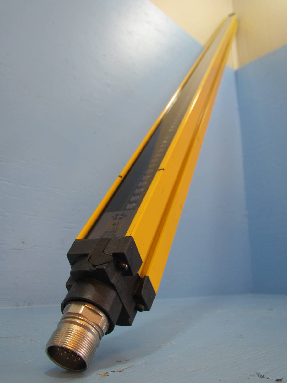 Allen Bradley GuardMaster 442LRA41530CBCD_A Light Curtain 1500 mm