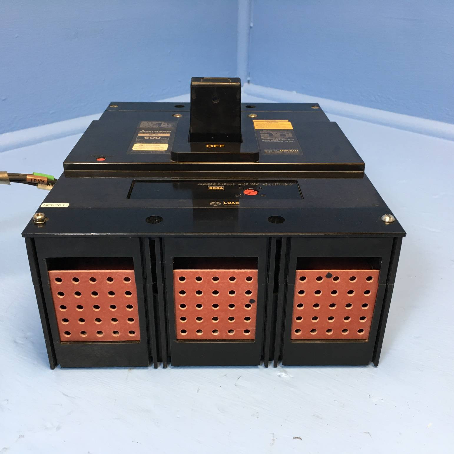 Mitsubishi NFSL3600 600A Circuit Breaker w/ Aux 600V 3P NFSL NFSL3600