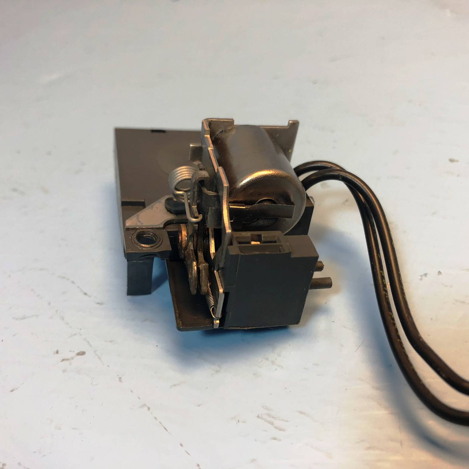 GE SAST4 Shunt Trip Device 300 mA 48 VDC for Spectra Breaker General GE SAST4 Shunt Trip Device 300 mA 48 VDC for Spectra Breaker General