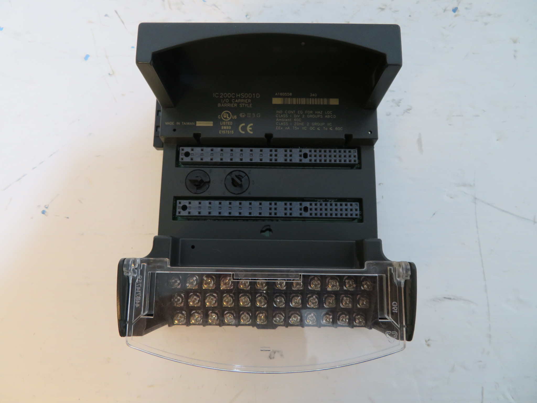 GE Fanuc IC200CHS001D I/O Carrier Barrier VersaMax Micro Controller