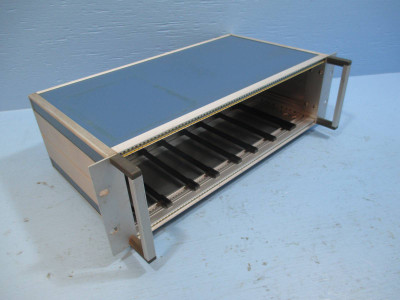 Physik Instrumente P-267.20 9 Slot Rack PLC Module Chassis Cradle 110V Piezo PI (TK1315-1)