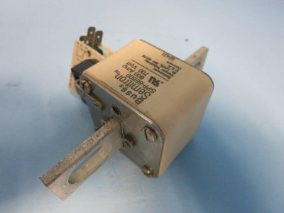 Buss Semitron SPP-6E600 600 Amp 700 Volt Fuse w Bussmann Switch MSW710-1S (PM1968-17)