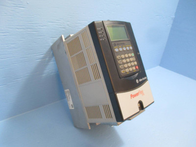 Allen Bradley 20AB2P2A0AYNNNC0 0.5HP PowerFlex 70 AC VS Drive 0.5 HP 240V VFD (MM0208-1)