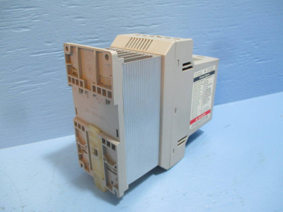 Allen Bradley 160-BA02NPS1 Series C Speed Controller Drive Preset Speed .75 HP (DW0057-3)