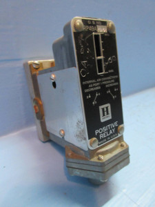 Image of Honeywell RP49A-1000-1 Pneumatic Positive Relay RP49A10001