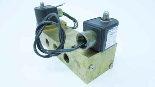 Image of New Parker 73477BN4UN00N0C222C4 48VDC 10W 4 Way Solenoid Valve 30-150PSI NIB