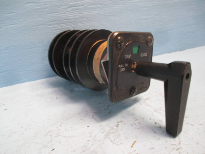 Electroswitch 74203WW 20A 600V Trip Close Rotary Switch Series 24 (DW0178-7)