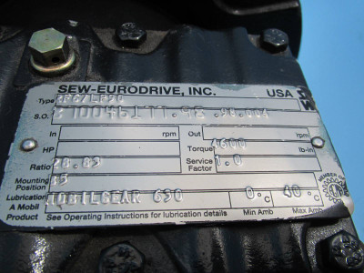 SEW Eurodrive RF67LP90 Gearbox Gear Reducer 28.83 Ratio 4600 Torque Servo Motor (NP1776-4)