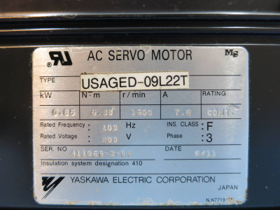 Yaskawa USAGED-09L22T AC Servo Motor USAGED09L22T 200V 7.6 A USA6ED-09L22T PIN (NP1954-1)
