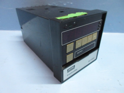 Image of Doric DC7000 Temperature Controller Model DC-7035C-0004 110-230V