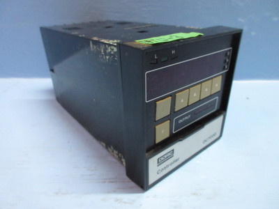 Image of Doric DC7000 Temperature Controller Model DC7015C Panel Meter 50/60HZ 110-230V