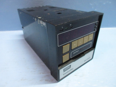 Doric DC7000 Temperature Controller Model DC7025L 110-230V (TK4073-4)