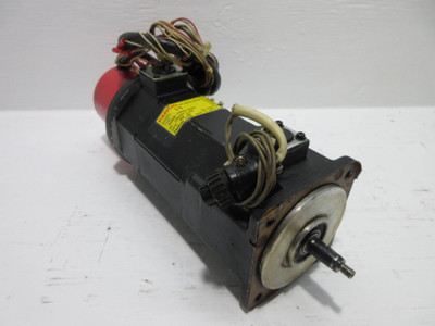 Fanuc A06B-0522-B351 2000 RPM 3PH AC Servo Motor 2.9A Pulsecoder A290-0521-V581 (TK4319-1)