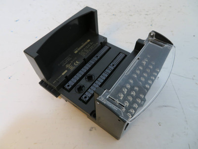 GE Fanuc IC200CHS001D I/O Carrier Barrier VersaMax Micro Controller Module PLC (NP2417-1)