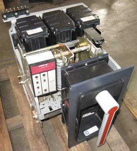 Image of GE AKR-6D-50 1600A Air Breaker TA9VT20S Trip 1600 Amp MicroVersaTrip LSI MO