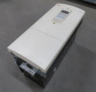 ABB ACS601-0070-5 60 HP AC VS Drive ACS-600 ACS-601 480V 60HP 84A ACS60100705 (DW3153-4)