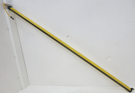 Image of Banner USR5612YI 1.25"" V-Series Micro-Screen 56 inch 1435H w connecting wire