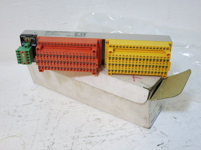 Image of NEW Omron DRT2-MD32SLH-1 I/O Remote Terminal PLC  Module 24V