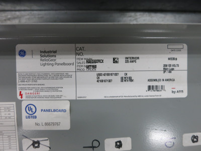 GE AQU3302RCX 225A MLO Breaker Panel Board 208Y/120V 3PH 4W 225 Amp ReliaGear (DW6002-1)