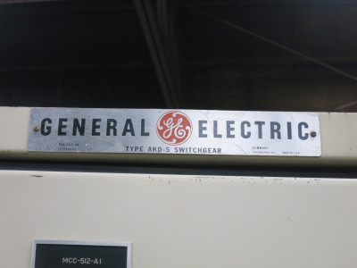 GE 4000A AKD-5 Switchgear AKU Breaker Panel 480V 3W 4000 Amp 7x 600A Breakers (DW6864-1)