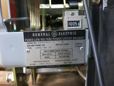 GE AKRU-10D-30 800A Fused Air Circuit Breaker LSI Trip Unit A208LSI 800 Amp EO (DW6914-1)