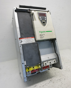 Telemecanique ATV71HD22N4Z Altivar 71 AC VS Drive 30 HP 22kW 480V ATV71-HD22N4Z (DW7117-1)