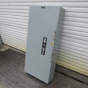 Image of General Electric GE TH4325 Model 10 400A 240VAC Fusible Safety Switch 4W FLAWED