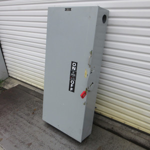 General Electric GE TH4325 Model 10 400A 240VAC Fusible Safety Switch 4W 3PH (AH0729-2)