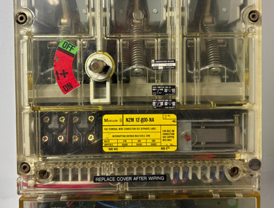 Klockner-Moeller NZM12-800-NA 800A Circuit Breaker w/ 700 Amp Trip & Aux NZM 3P (EM5679-1)