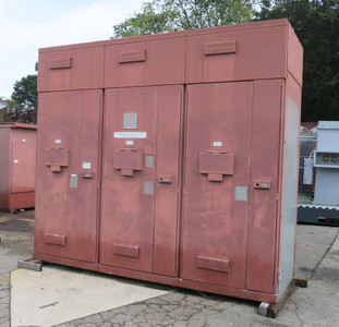 S&C 4800V Transfer Switch Outdoor Switchgear 5kV 600A Fusible 4800 VAC 3 Bay 3R (DW7752-1)