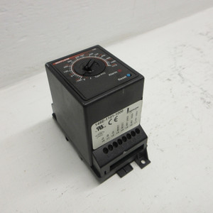 Image of Watlow 146E-1101-1000 Temperature Controller 120VAC Type RTD (-100°F To 1112°F)