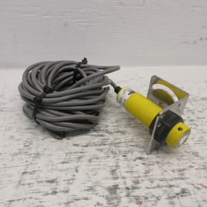 Image of Banner SMA30PEL PhotoElectric Sensor 150M Range SM30 Series w/ SMB30MM Bracket