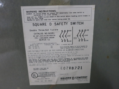 NEW Square D 92351 30A 240V Double Throw Safety Switch Manual Transfer 30 Amp E1 (DW8261-1)