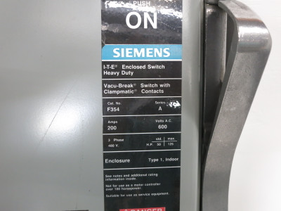 Siemens F354 200A 600V Heavy Duty Fusible Safety Switch Disconnect 600 Amp F-354 (DW8352-1)