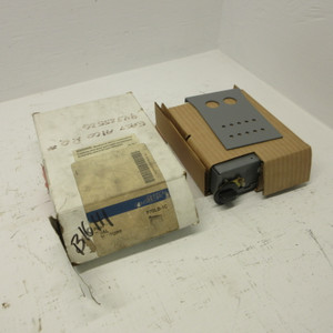 NEW Johnson Controls P70LB-1C Dual Pressure Control SPST 36" Cap 1/4" Nut NIB (AH1442-2)