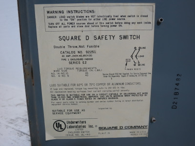 Square D 92251 30A 240V Double Throw Safety Switch Manual Transfer 1PH 2 Pole E1 (DW8404-2)