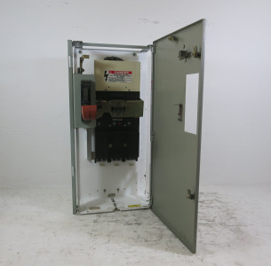 General Electric GE 8000 200A Tri-Break Breaker 30" MCC Feeder Bucket 200 Amp (BJ1147-1)