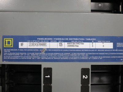 Square D 125A NF Circuit Breaker Panel Board 3PH 4W 600V Max 125 Amp MH44WP 3R (DW8430-1)