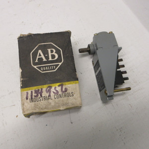 Image of NEW Allen Bradley 802T-HTP1 Ser F Oil Tight Limit Switch Type 4 & 13 A300 NIB