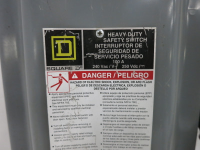 NEW Square D H323N 100 Amp 240V Fusible Safety Switch Disconnect 100A H323-N F05 (DW8557-1)
