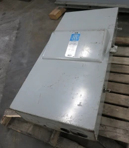 Image of ITE F326 600A 240V Fusible Safety Switch Disconnect F-326 600 Amp 240 VAC Gould